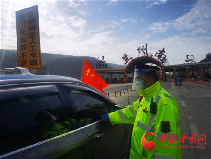 凯发k8交通人：一句“对不起”道出抗击疫情无悔心声